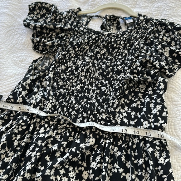 Old Navy Fit & Flare Flutter-Sleeve Tiered Smocked Midi Dress for Women - Picture 9 of 9